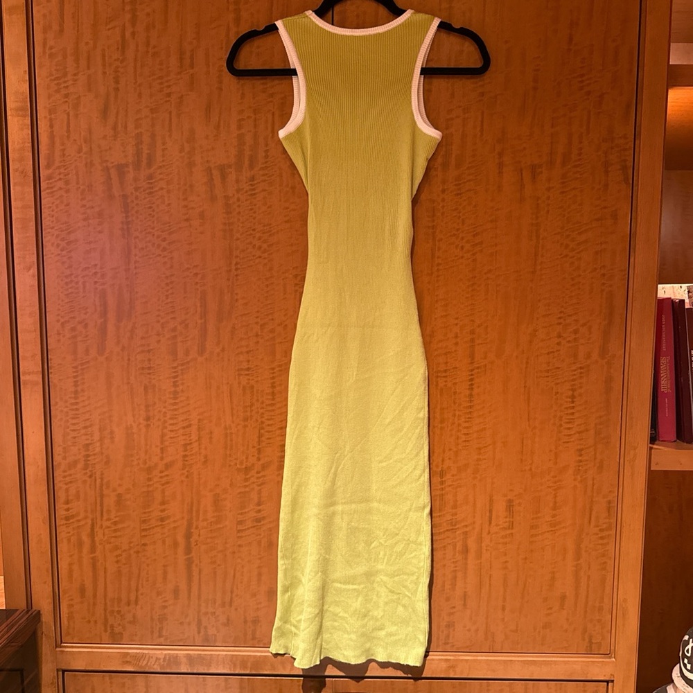 Elegant Green Sleeveless Dress